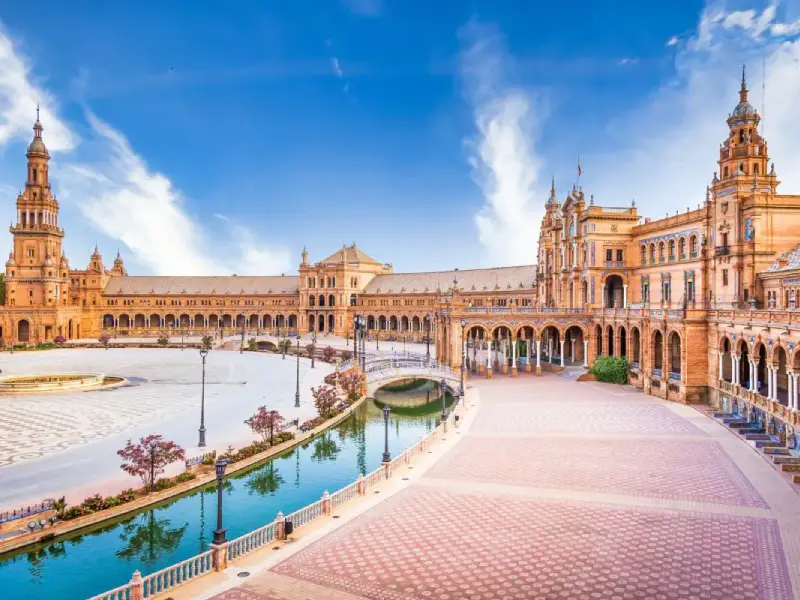 Normativa patinetes eléctricos en Sevilla 2026 — carril bici y chaleco reflectante obligatorio